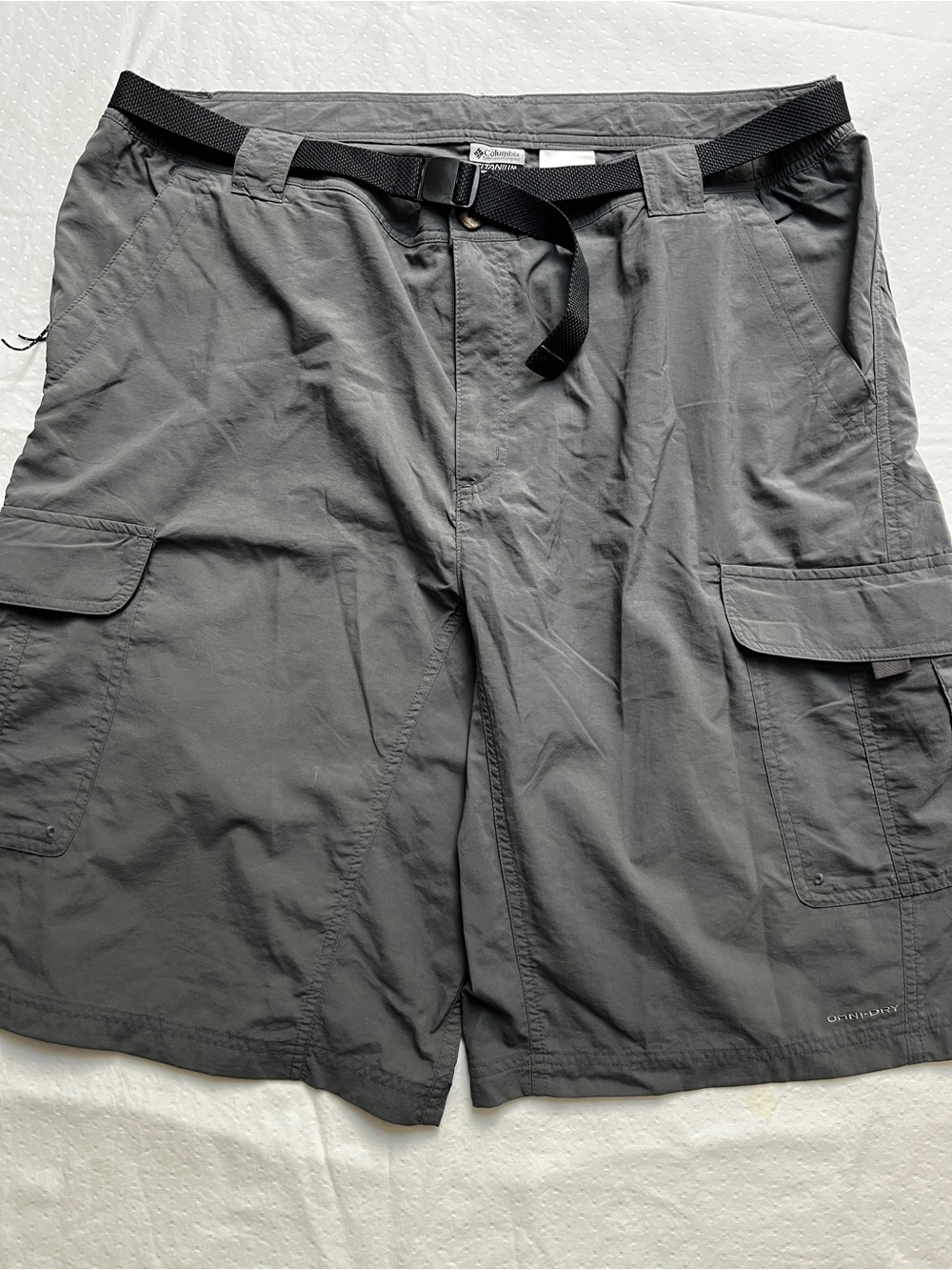 Columbia Titanium Men's Gray Cargo Tech Shorts Size XL